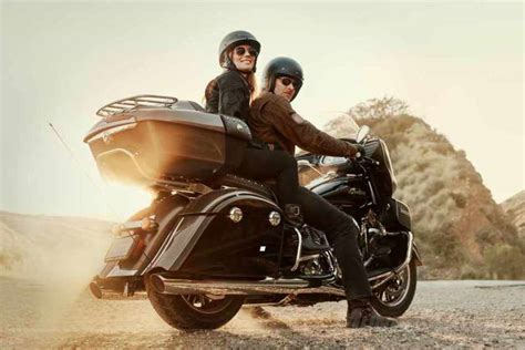 Las mejores motos touring para viajar en pareja