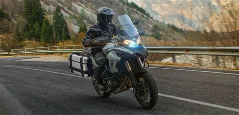 Las mejores motos trail y adventure de media cilindrada