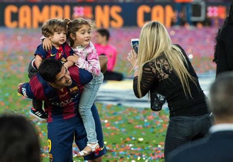 Las mujeres y los niños invaden el Camp Nou