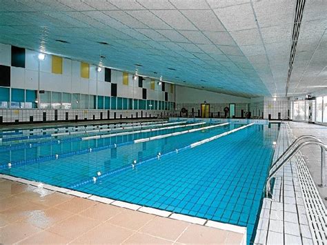 » Las piscinas cubiertas de Zaragoza abren sus puertas
