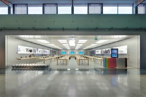 Las ruinas de la futura Apple Store de Puerta del Sol