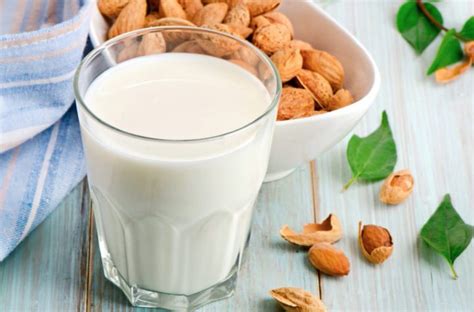 Leche de almendras: beneficios, receta y contraindicaciones