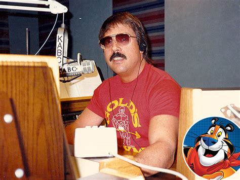 Lee Marshall, Longtime Voice of Tony the Tiger, Dead at 64 ...