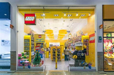 Lego abre en Madrid su primera tienda física de España ...