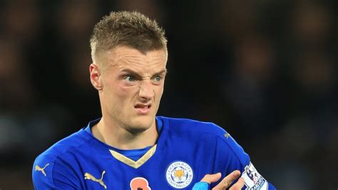 Leicester in talks with Jamie Vardy over new contract ...