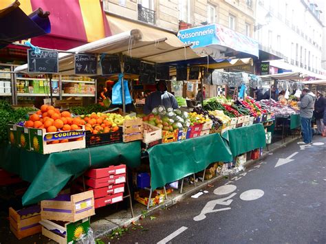 Les plus beaux marchés de Paris » Éditions Leconte