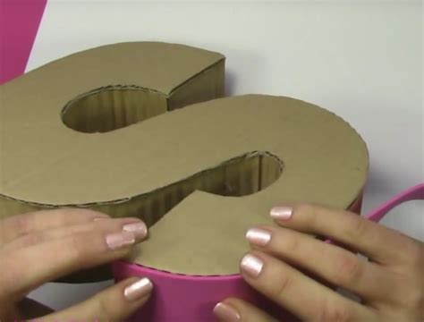 Letras en 3D hechas en cartón | Ayuda para Manualidades