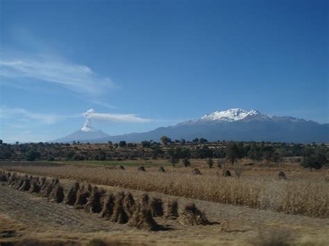 Leyenda de los volcanes  Iztaccihuatl y Popocatépetl ...