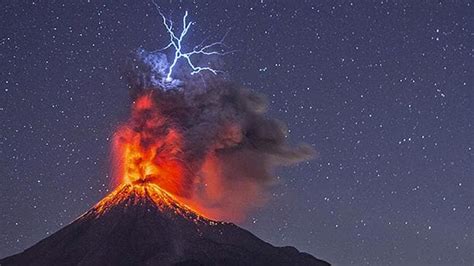 Lightning hits lava at Mexican volcano: Photos are incredible