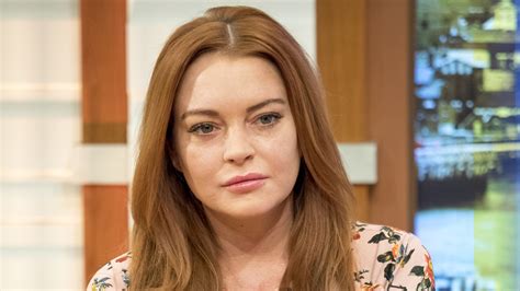 Lindsay Lohan Claims she was Profiled due to Headscarf at ...