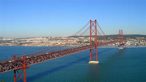 Lisboa celebra los 50 años del Puente 25 de Abril