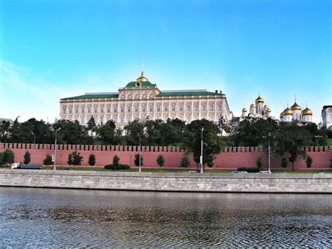 List of Synonyms and Antonyms of the Word: kremlin armoury ...