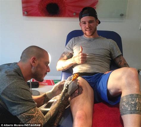 Liverpool defender Alberto Moreno shows off huge tattoo of ...