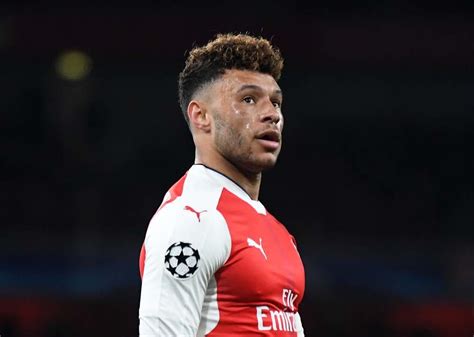 Liverpool target Alex Oxlade Chamberlain ready to see out ...