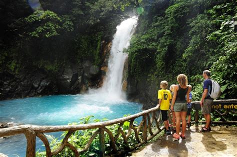 Llegada de turistas a Costa Rica aumenta 12% | Turismo y ...