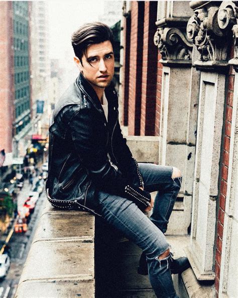 LOGAN HENDERSON NEWS on Twitter:  #NEW pic of Logan posted ...