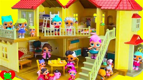 LOL Surprise Dolls Move Into GIANT Mansion Doll House ...
