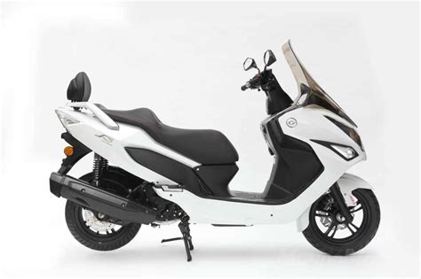 Los 10 Mejores Scooters GT 125   Comparativa y Precios