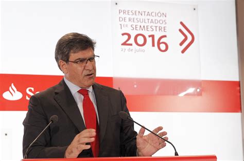Los beneficios del Santander caen un 32% por la ...