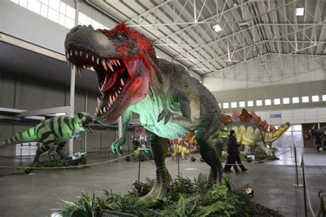 Los dinosaurios conquistan la Feria de Valladolid ...