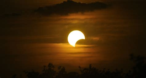 Los eclipses de julio 2018  solar y lunar : cuándo y dónde ...