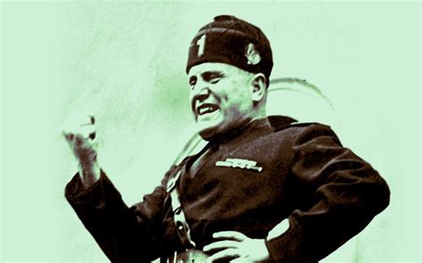 Los italianos pugnan por colocar a Mussolini en su lugar ...