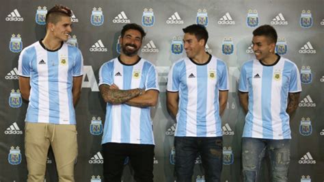 Los jugadores de la Selección Argentina presentaron la ...