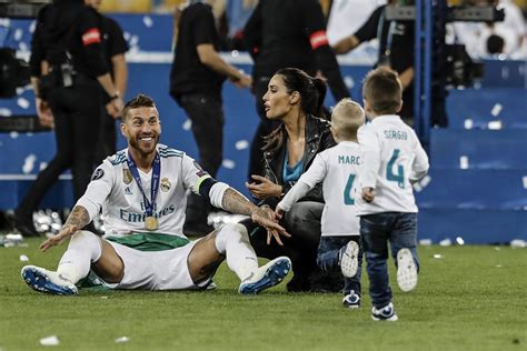 Los jugadores del Madrid celebran con sus hijos la ...