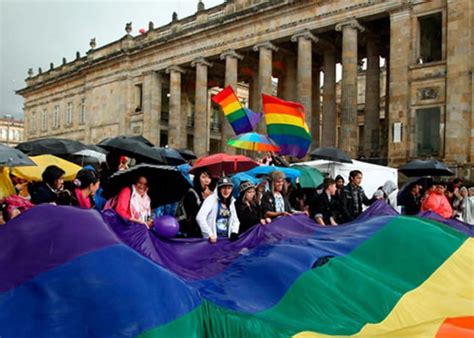 Los nuevos desafíos de la comunidad LGBTI   Las2orillas