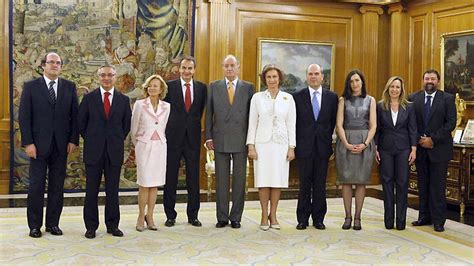 Los nuevos ministros de Zapatero prometen sus cargos ante ...