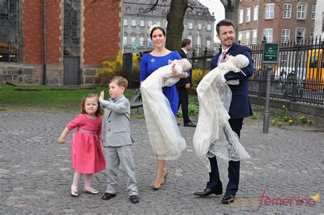 Los príncipes Federico y Mary de Dinamarca junto a todos ...