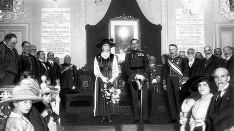 Los Reyes Alfonso XIII y Victoria Eugenia celebran el Da ...