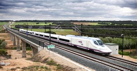 Los trenes AVE Larga Distancia baten un récord de tráfico ...