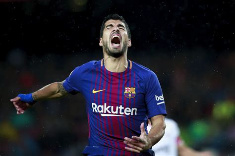 Luis Suarez explains why he s had a go at one Barcelona ...