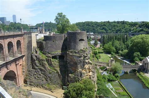 Luxemburgo é um pequeno país Europeu, recheado de história ...