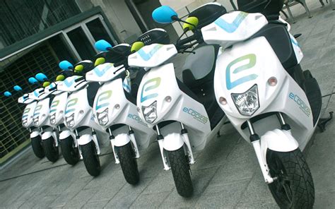 Madrid le da la bienvenida a las motos eléctricas eCooltra ...