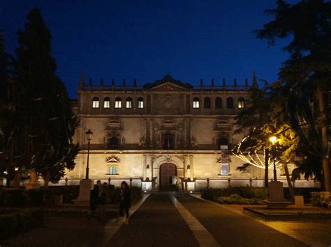 Mañana la fachada de la Universidad de Alcalá se teñirá de ...