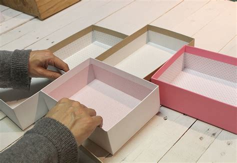 Manualidades recicladas: una estantería con cajas Birchbox ...
