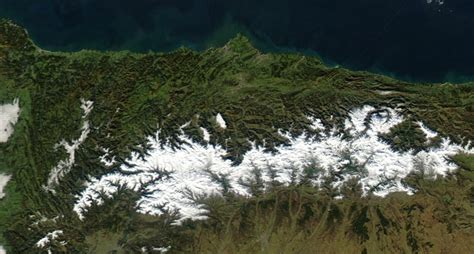 Mapa satelital de Asturias   Tamaño completo