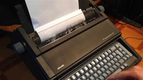 Maquina de escribir Olivetti eléctrica   YouTube