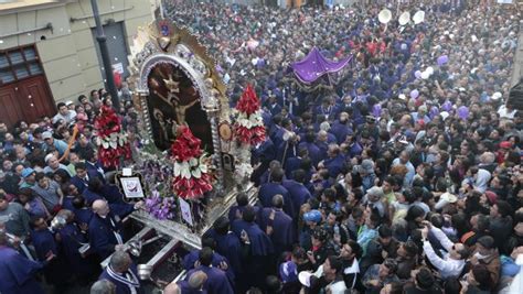 Mar de fieles acompaña al Cristo Moreno en procesión ...