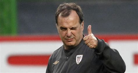 Marcelo Bielsa, El Loco. Legend of Newell s Old Boys and ...