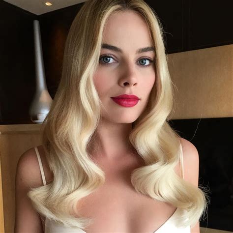 Margot Robbie Has The Secret For Faking Thick Hair