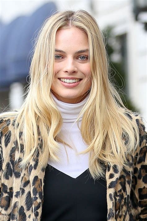 Margot Robbie Street Fashion   Out in New York City ...