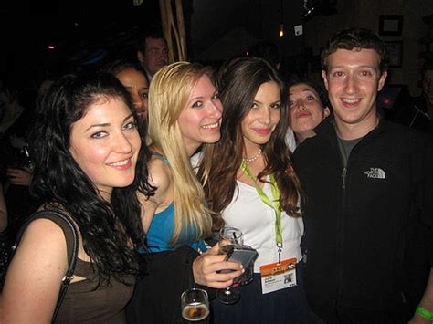 mark zuckerberg ugly girlfriend:Tattoo AREMA