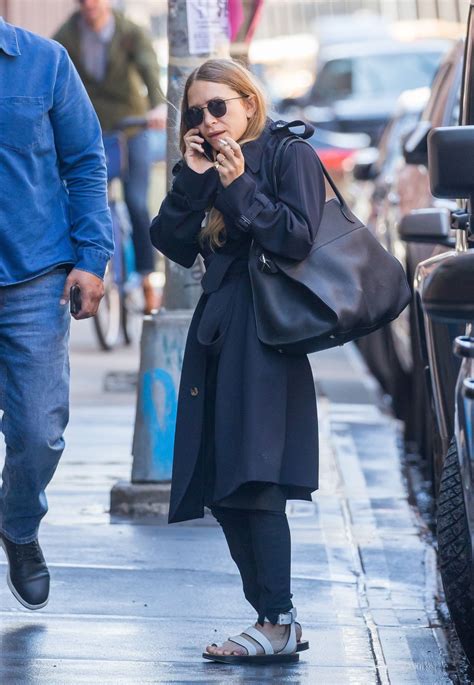 Mary Kate Olsen   Arrives to Her Office in New York 04/26/2018