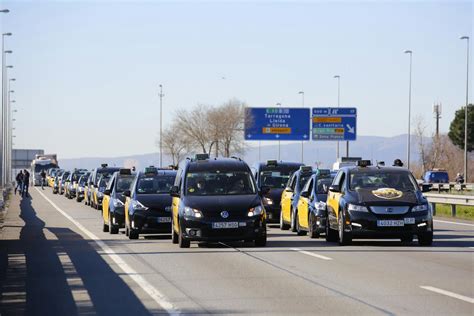 Más de mil taxistas de Barcelona se apuntan a un curso de ...