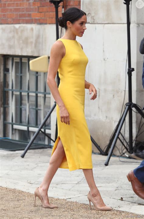 Meghan Markle, Duquesa usa tubinho amarelo em Evento ...