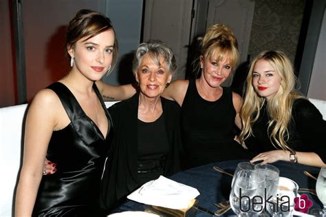 Melanie Griffith, Tippi Hedren, Dakota Johnson y Stella ...