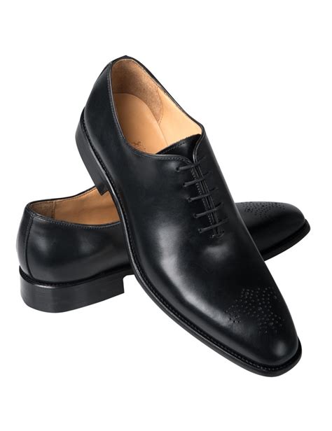 Men s Black Cooper Wholecut Shoe | Hawes & Curtis